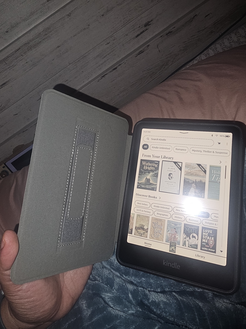7 inch Kindle Colorsoft 32 GB E-reader with Protective Cover